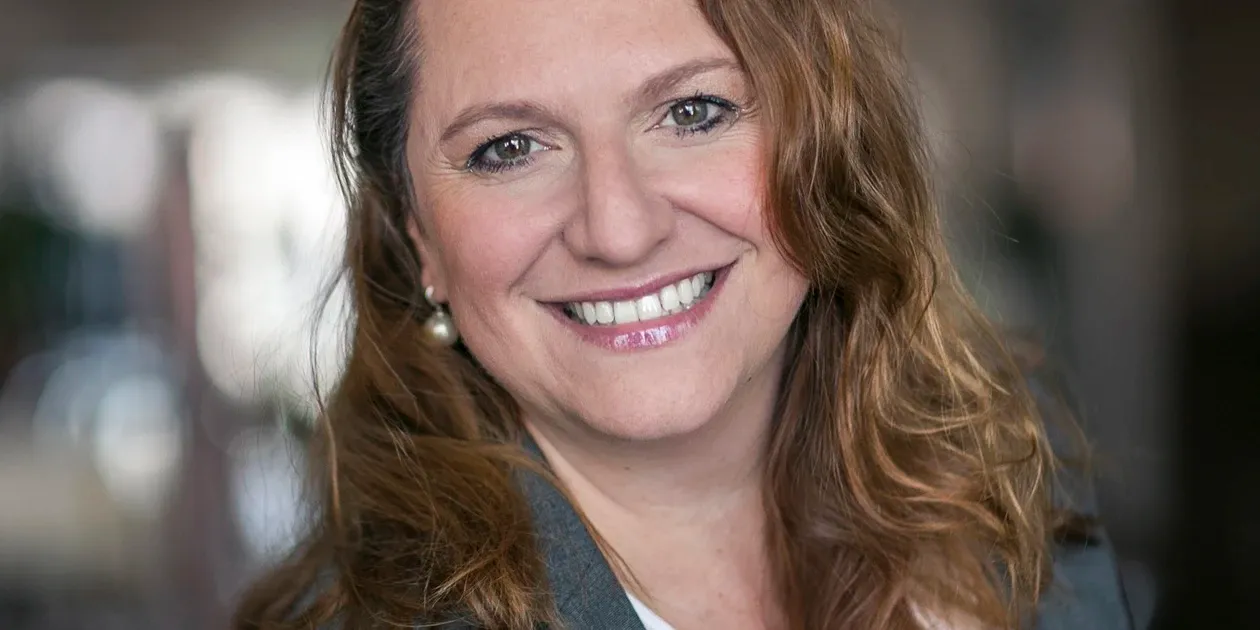 Klementina Österberg in a grey jacket